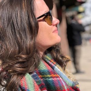 Meet your Posher, Julia